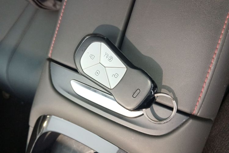 小鹏P7 2022款 480G中控内饰11