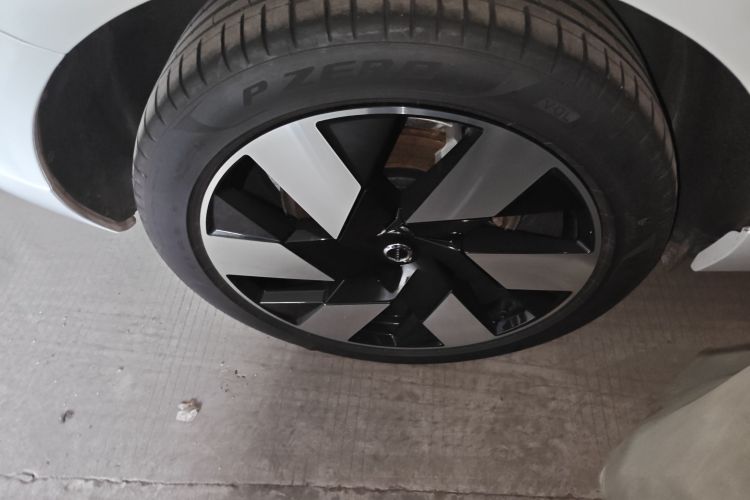 沃尔沃XC60新能源 2025款 插电式混动 长续航四驱智雅豪华版车身外观6008