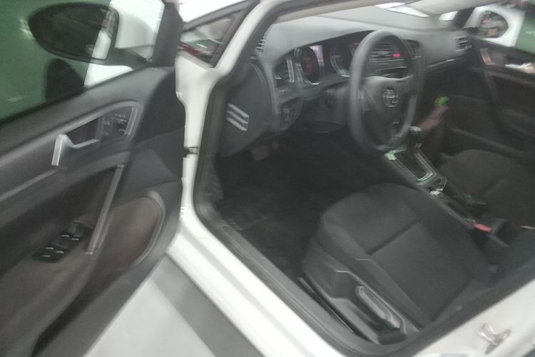 大众 高尔夫 2015款 1.6L 自动时尚型中控内饰20