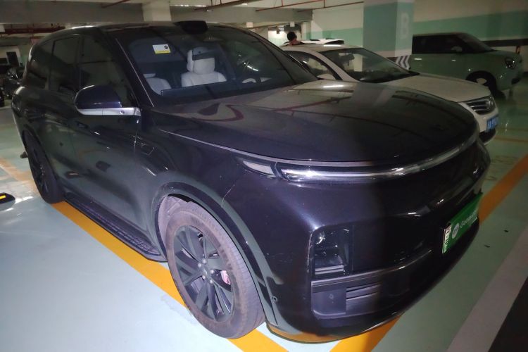 理想汽车 理想L8 2023款 Max车身外观3