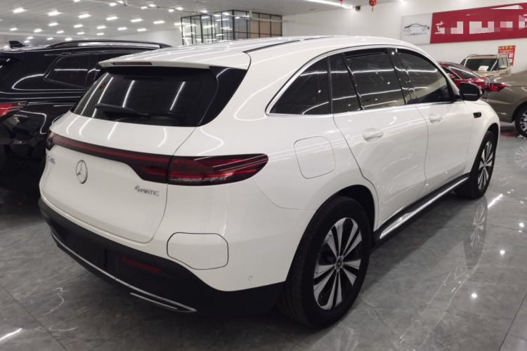 奔驰EQC 2021款 EQC 350 4MATIC车身外观7