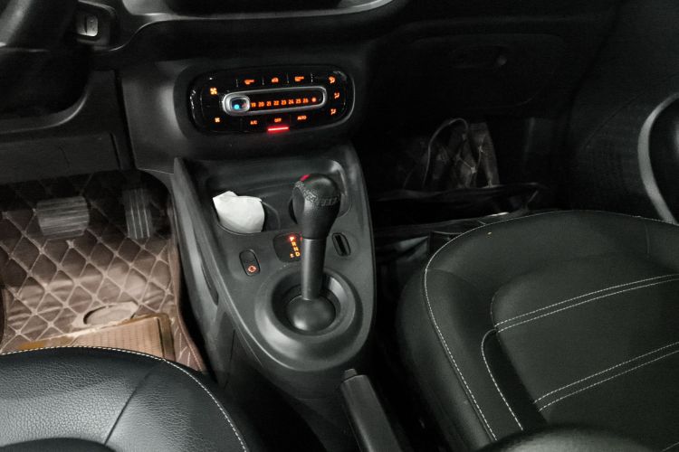 smart forfour 2016款 0.9T 66千瓦先锋版局部细节18