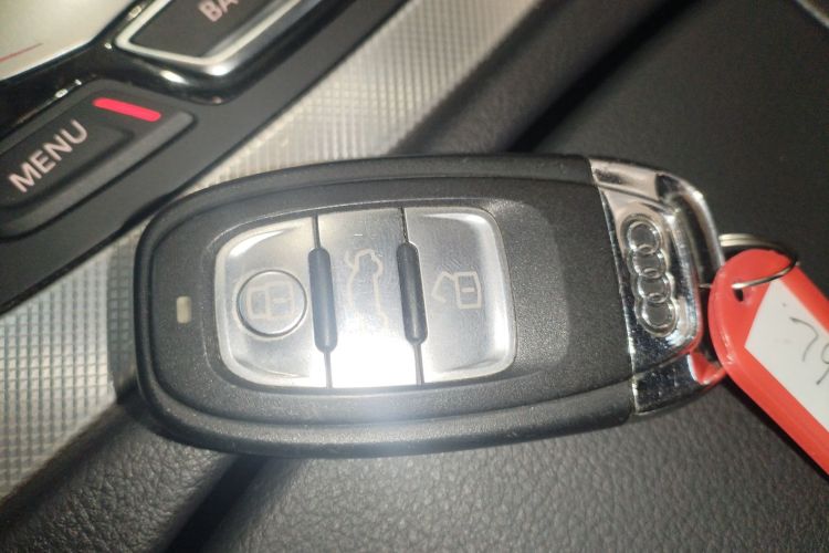 奥迪A6L 2018款 30周年年型 35 TFSI 时尚型中控内饰7001