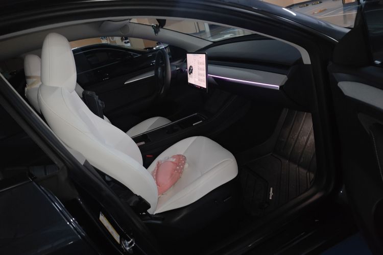 特斯拉 Model Y 2024款 后轮驱动版局部细节9005