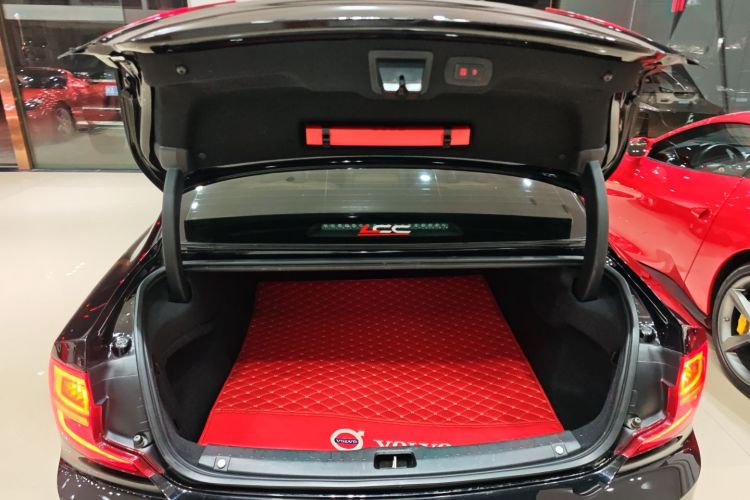 沃尔沃S90 2019款 T5 智远版机舱底盘23