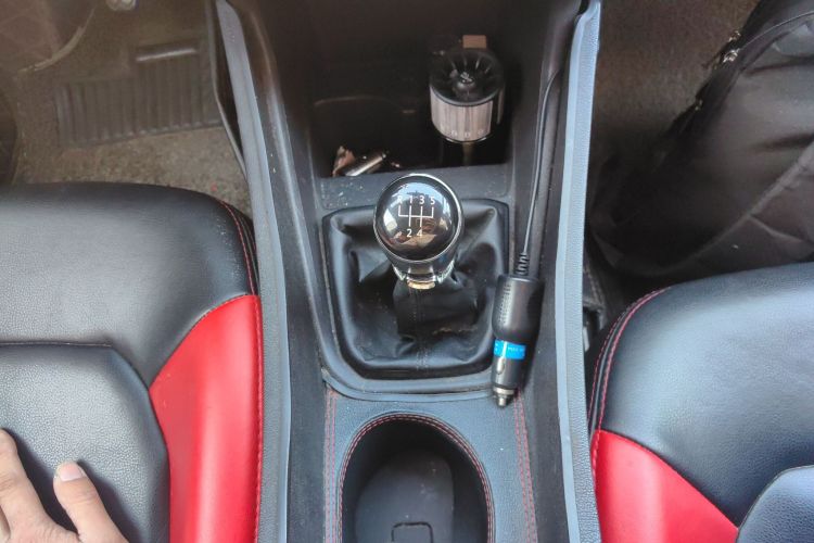 大众 桑塔纳 2016款 1.4L 手动风尚版中控内饰18