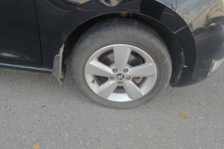 斯柯达 昕锐 2013款 1.6L 手动智选型车身外观10