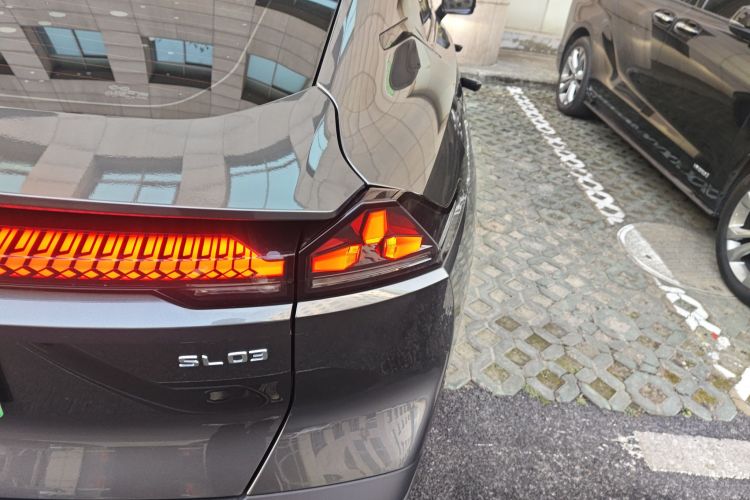 深蓝汽车 深蓝SL03 2024款 530商务版车身外观9