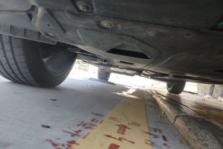 领克05 2020款 2.0TD 四驱时间限量版局部细节9001