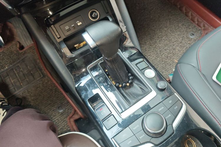 宝沃BX5 2017款 25TGDI 自动两驱风尚Plus型中控内饰18