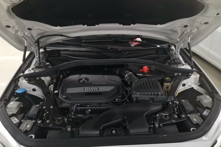 宝马1系 2021款 120i M运动曜夜版机舱底盘24