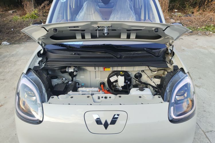 五菱汽车 宏光MINIEV 2025款 四门版 进阶款机舱底盘24