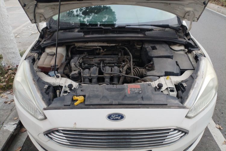 福特 福克斯 2015款 三厢 1.6L 自动舒适型局部细节24