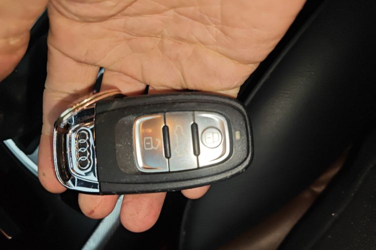 奥迪Q5 2016款 40 TFSI 技术型中控内饰11