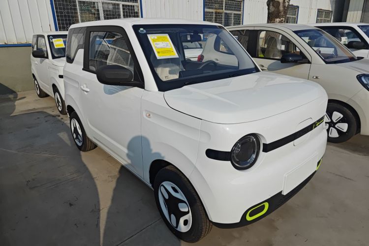 吉利银河 熊猫 2025款 210km 元气熊车身外观3