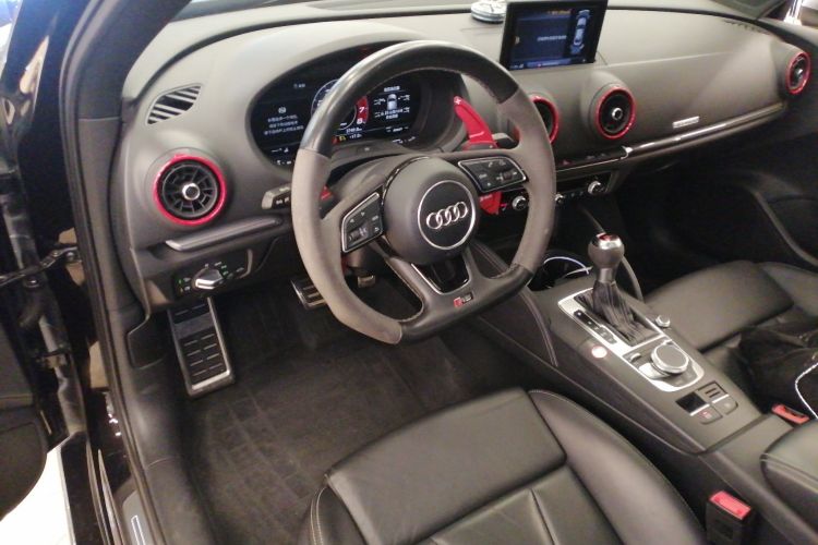 奥迪RS 3 2017款 RS 3 2.5T Limousine局部细节13