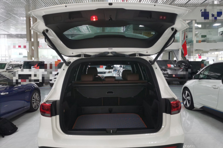 奔驰GLB 2023款 改款 GLB 200 动感型机舱底盘23