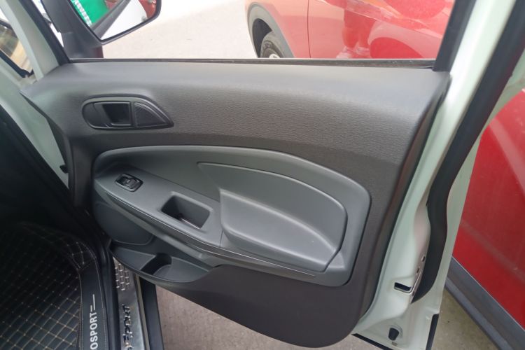 福特 翼搏 2013款 1.5L 手动舒适型中控内饰7005