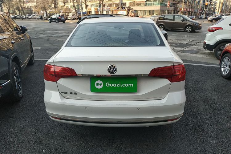 大众 宝来 2018款 1.5L 自动时尚型车身外观6