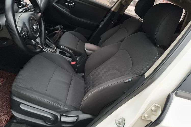 起亚 佳乐 2013款 2.0L 7座自动标准版 国IV中控内饰19