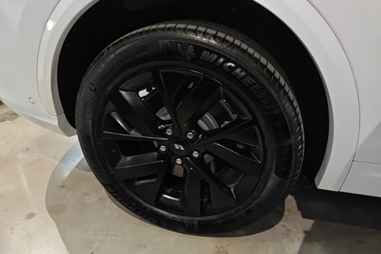 理想汽车 理想L7 2023款 Air车身外观6003