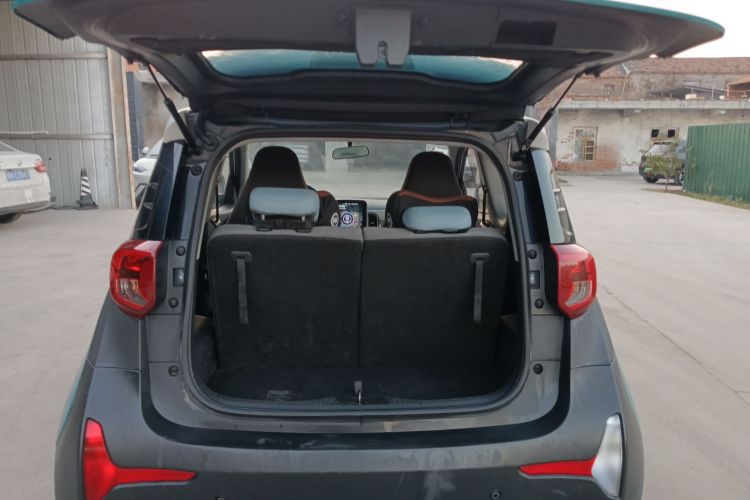 奇瑞 小蚂蚁 2022款 甜粉款 半糖版 磷酸铁锂 30kW 301km机舱底盘23