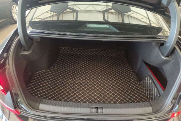 大众 帕萨特 2022款 330TSI 豪华版机舱底盘23