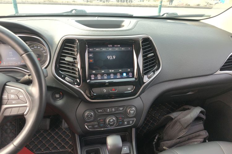 Jeep 自由光 2020款 2.0T 两驱领先版中控内饰16