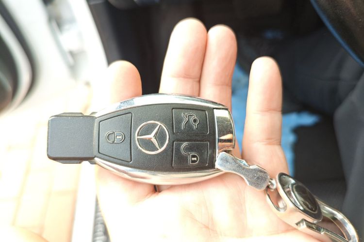 奔驰C级 2018款 C 200 L 运动版中控内饰7001