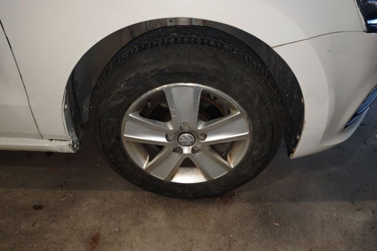 大众 Polo 2014款 1.4L 手动风尚版车身外观10