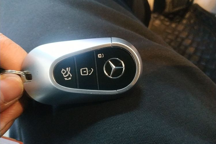 奔驰EQS 2022款 改款 450+ 先锋版中控内饰7001