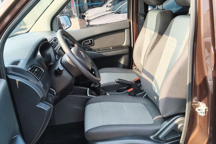 长安凯程 2021款 1.5L欧诺S智享版双蒸空调客车JL473QG局部细节19