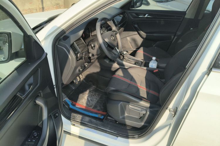 斯柯达 柯迪亚克GT 2019款 TSI330 两驱舒适版 国VI中控内饰20