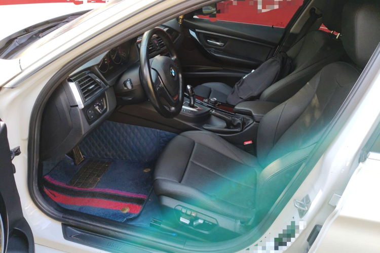 宝马3系 2018款 320Li 时尚型中控内饰19