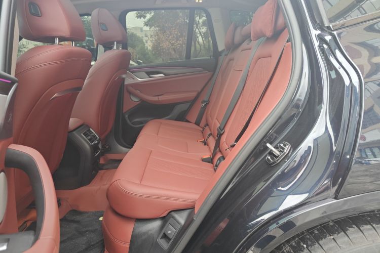 宝马X3 2023款 改款 xDrive30i 领先型 M曜夜套装中控内饰21