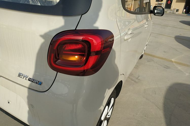 五菱汽车 宏光MINIEV 2025款 四门版 进阶款车身外观9