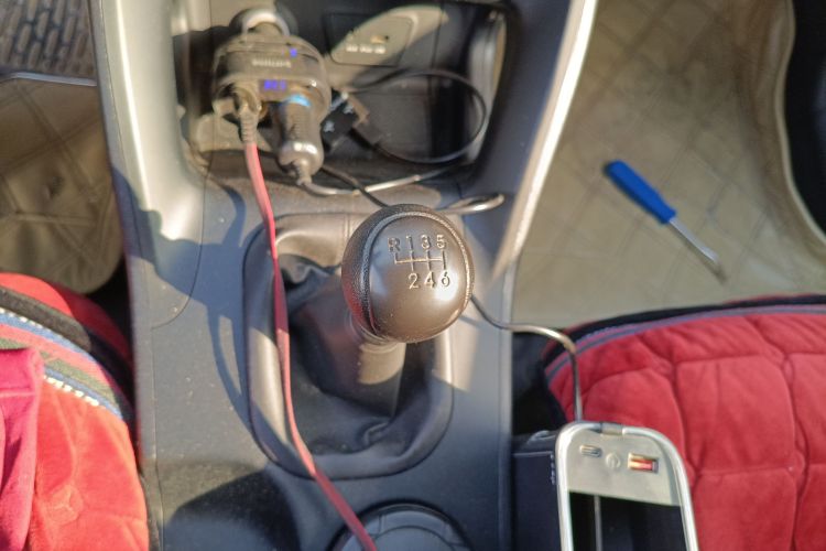 北京现代ix35 2013款 2.0L 手动两驱舒适型GL 国IV中控内饰18