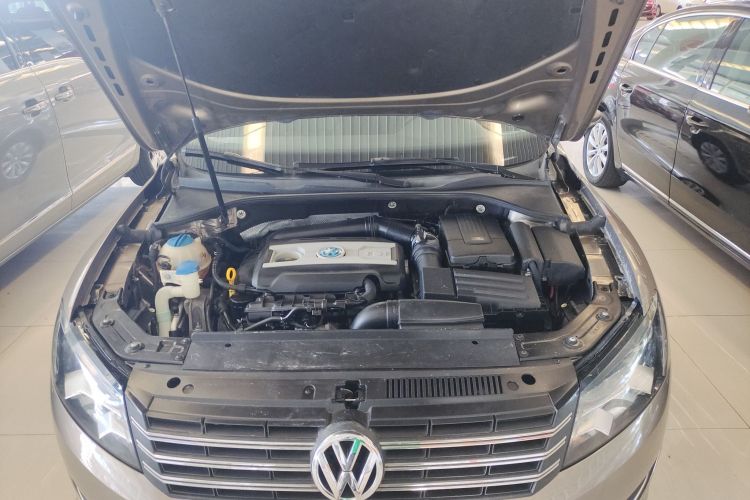 大众 帕萨特 2014款 1.8TSI DSG尊荣版机舱底盘24