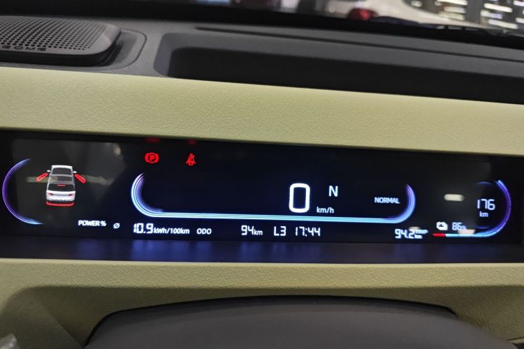 吉利银河 2024款 熊猫mini 200km 耐力熊中控内饰14