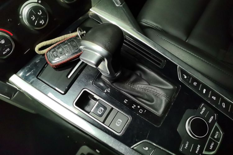 哈弗H7 2017款 红标H7 2.0T 自动豪华型中控内饰18