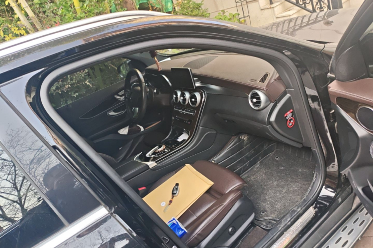 奔驰GLC 2018款 改款 GLC 260 4MATIC 豪华型局部细节9005