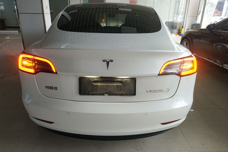 特斯拉 Model 3 2020款 改款 长续航后轮驱动版车身外观6