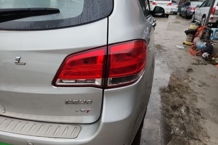 哈弗H6 2013款 升级版 1.5T 手动两驱精英型车身外观9