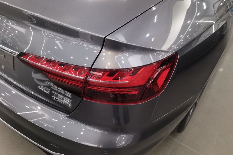 奥迪A4L 2020款 40 TFSI 豪华动感型车身外观9
