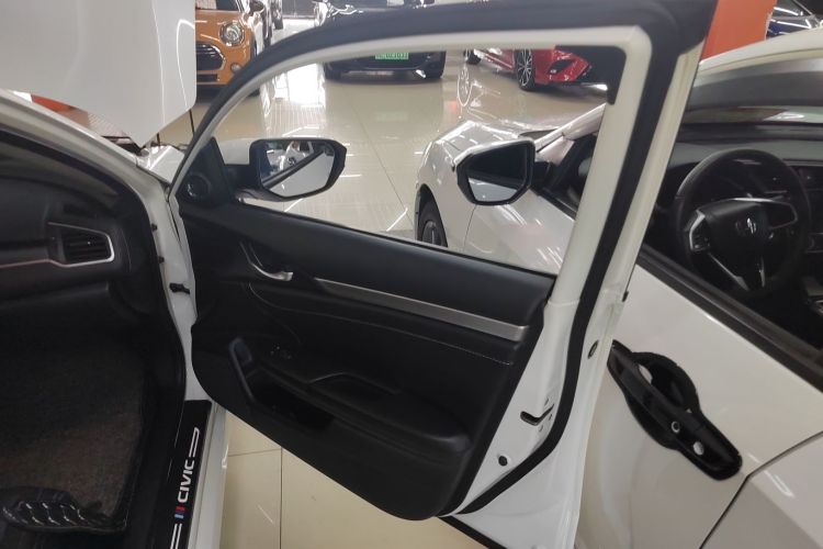 本田 思域 2016款 220TURBO 手动豪华版中控内饰42