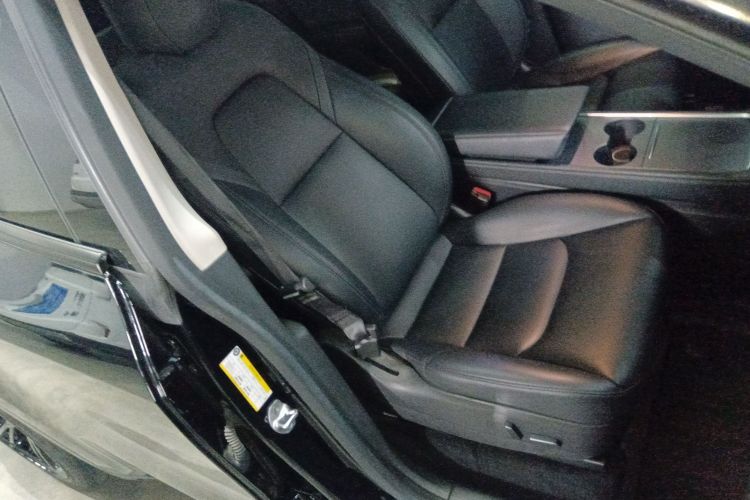 特斯拉 Model Y 2022款 改款 后轮驱动版局部细节41