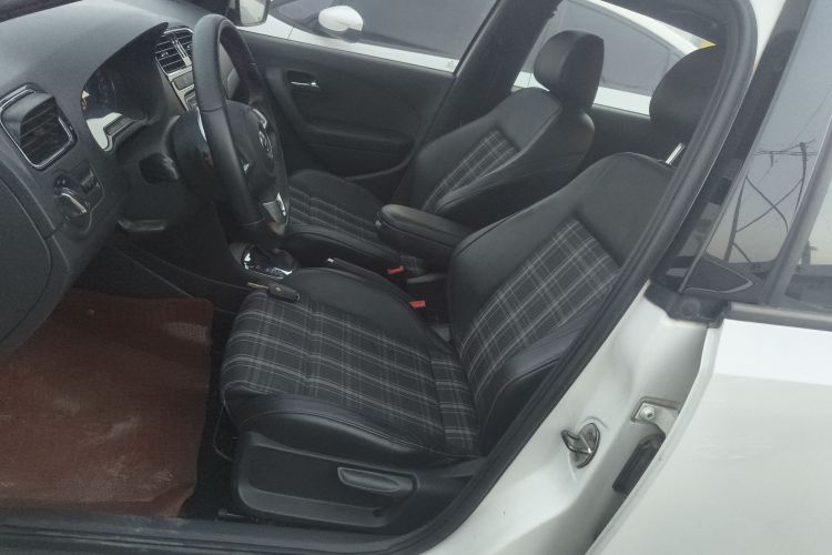 大众 Polo 2012款 1.4TSI GTI中控内饰19