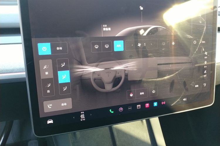 特斯拉 Model Y 2023款 后轮驱动版中控内饰16