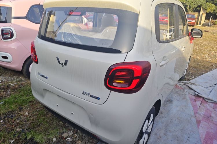 五菱汽车 宏光MINIEV 2025款 四门版 进阶款车身外观7