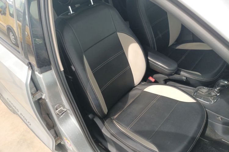 大众 2012款 1.6L Cross Polo AT中控内饰41